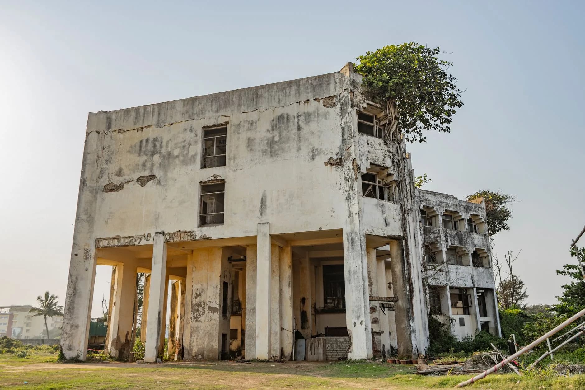 Belgadia Palace & Haripur — Chhau & Dokra