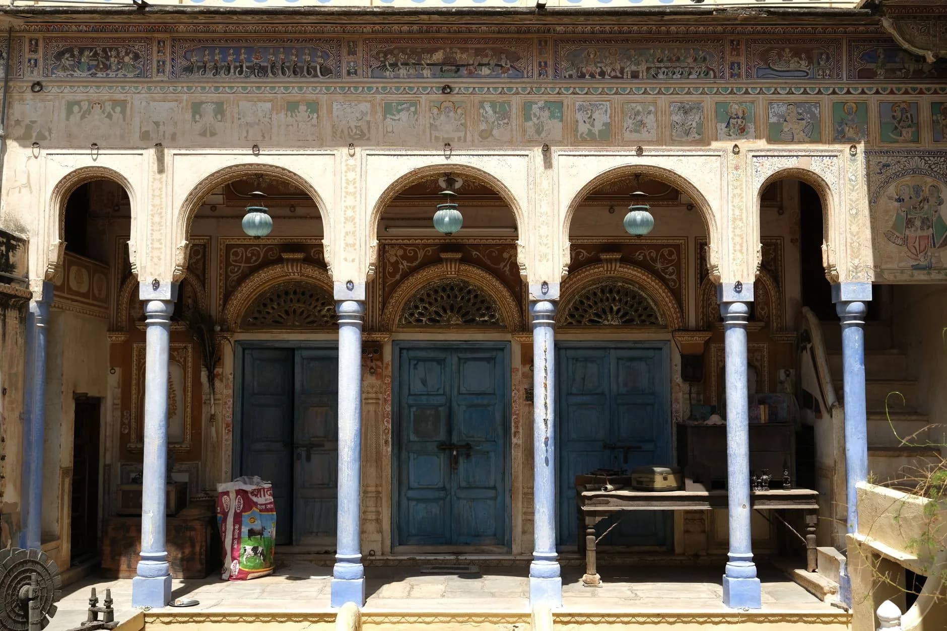 Jaipur + Mandawa — Pink City & Frescoes