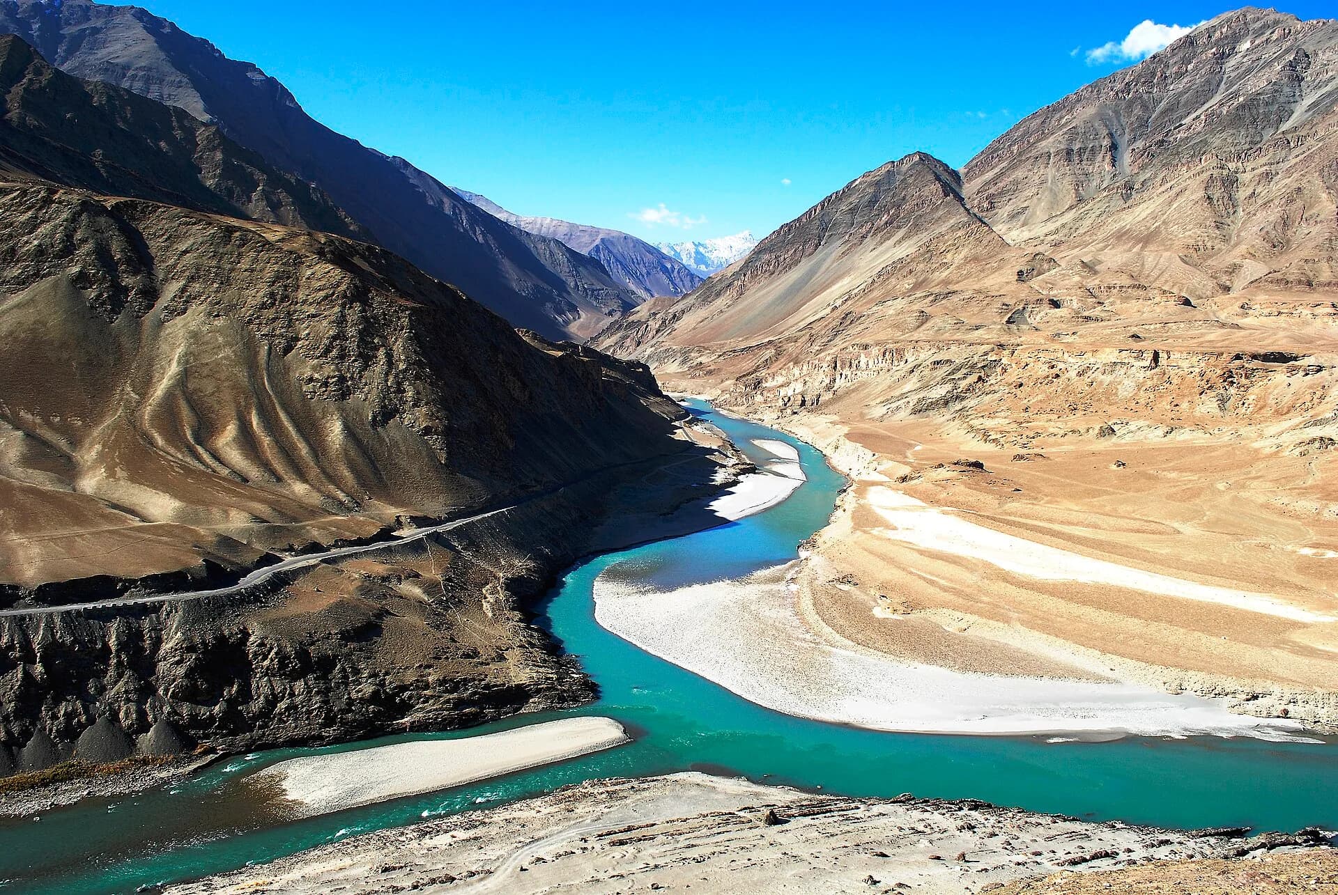 Ultimate Ladakh — Nubra, Turtuk, Pangong & Hanle (4x4 SUV)